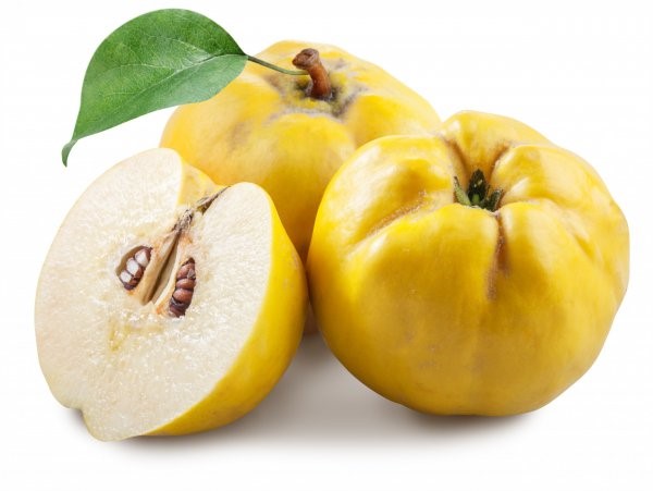 Apples-quince,With,Leaf.,File,Contains,Clipping,Paths.